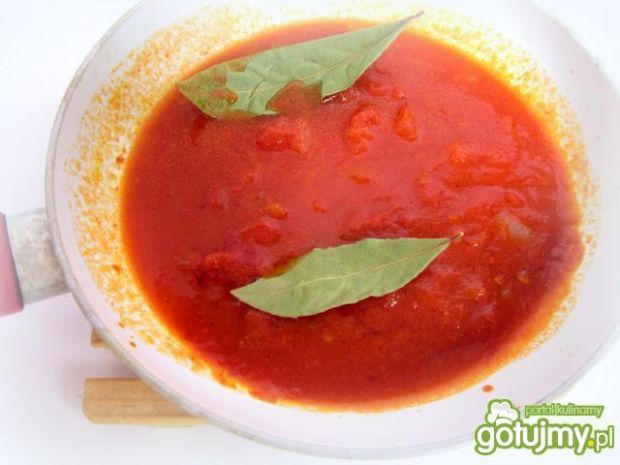 Koper włoski z mozzarellą w pomidorach