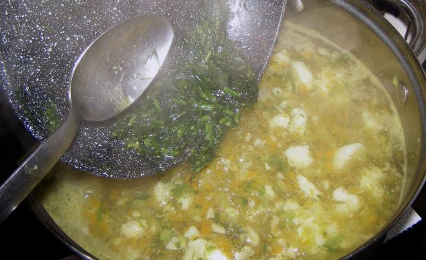 Koperkowo-kalafiorowa zupa na maśle i mleku
