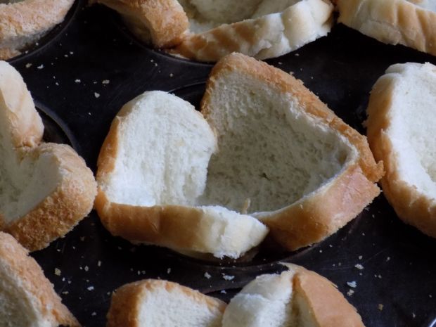 Koszyczki z chleba tostowego i pieczarek