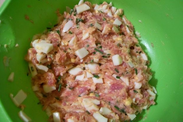 Kotleciki mięsno-jajeczne ze szczypiorkiem