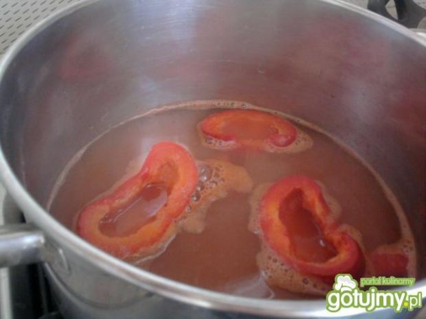 Kotleciki w sosie pomidorowo-paprykowym