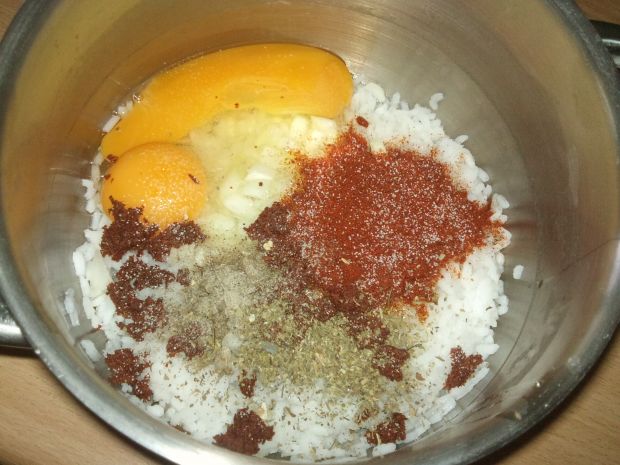Kotleciki wieprzowe z ryżem na duszonej kapuście