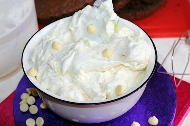 Krem jogurtowy z białą czekoladą (bez żelatyny)