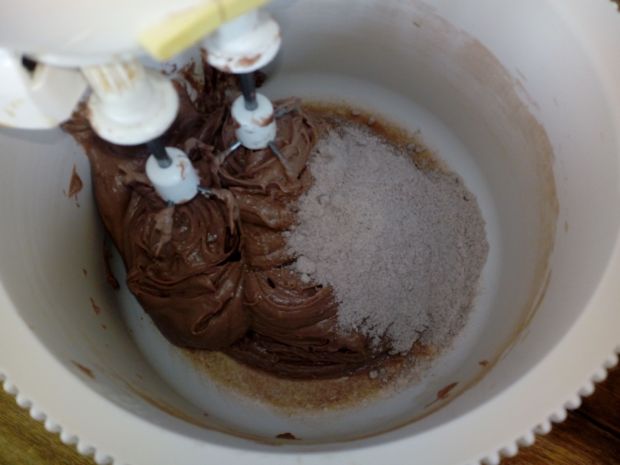 Krem tortowy czekoladowo-orzechowo-cappuccino