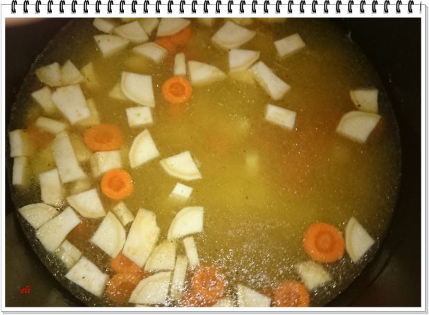 Kremowa zupa Eli z buraczków