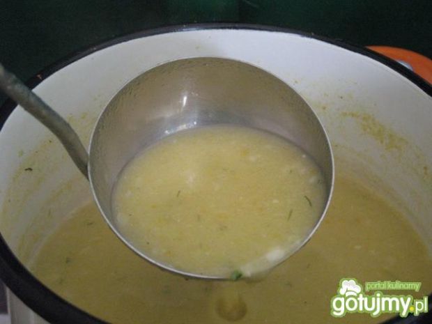 Kremowa zupa z zielonych ogórków