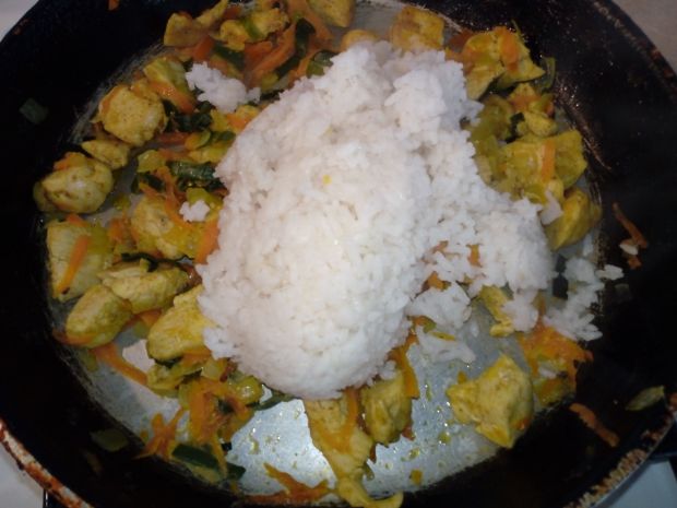 Kurczak crry z ryżem i warzywami