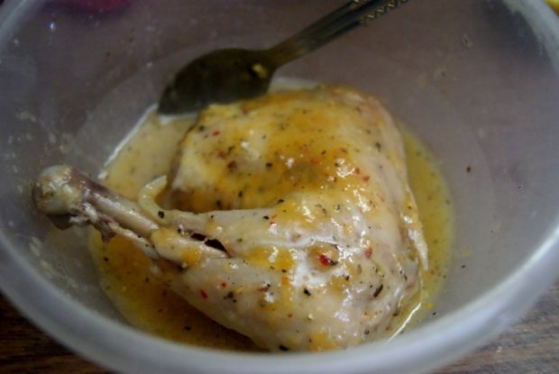 Kurczak ( gotowany) z brzoskwiniami i pieprzem