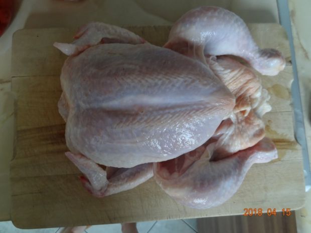 Kurczak paprykowo-czosnkowy pieczony na soli 