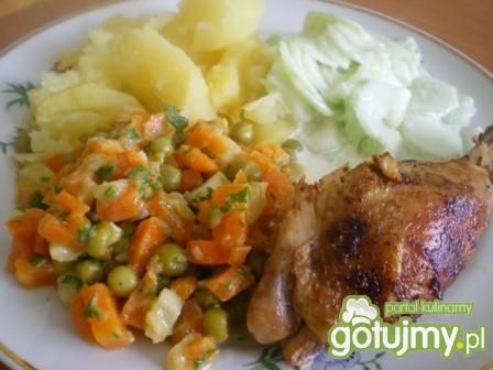 Kurczak z gotowanymi warzywami