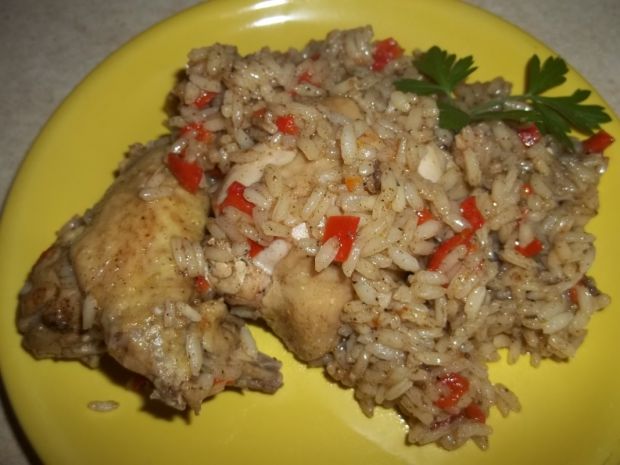 Kurczak z papryką w ryżu