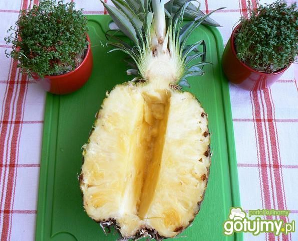 Kuskus z musem ananasowym z owocami