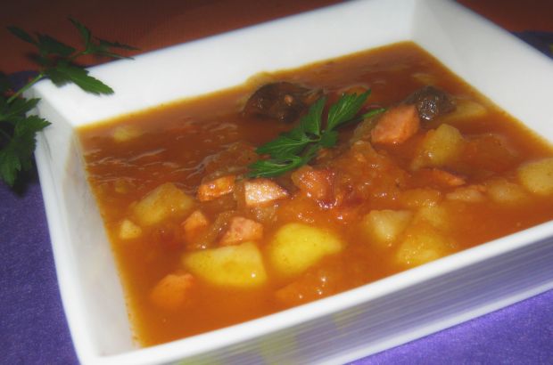 Kwaśna zupa z ziemniakami