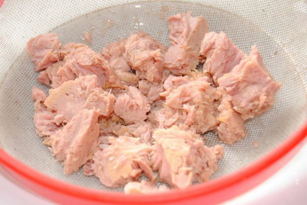 Letnia sałatka z botwinką i tuńczykiem