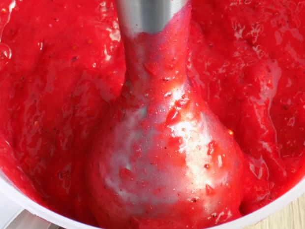 Lody z czerwonej porzeczki na jogurcie naturalnym 