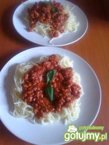 Makaron spaghetti z sosem 