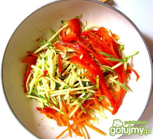 Makaron tagliatelle gryczane z warzywami