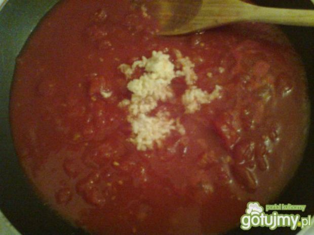 Makaron w sosie śmietanowo – pomidorowym