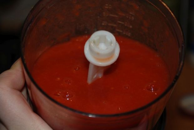 Makaron z kurczakiem w sosie pomidorowym
