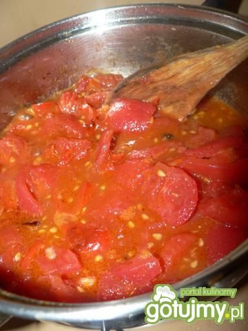 Makaron z sosem paprykowo-pomidorowym 5