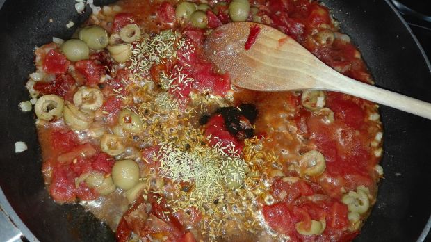 Makaron z tunczykiem i suszonymi pomidorami