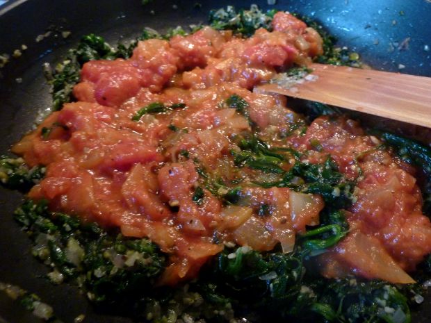 Makaron ze szpinakiem w pomidorach