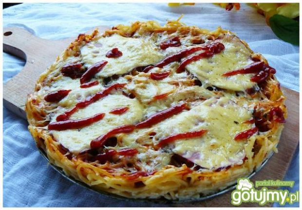  Makaronowa pizza z szynką
