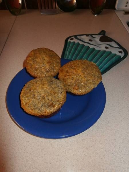 Makowe muffinki z dżemem wiśniowym