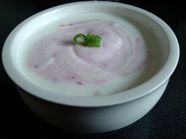 Malinowy jogurt z siemieniem lnianym 