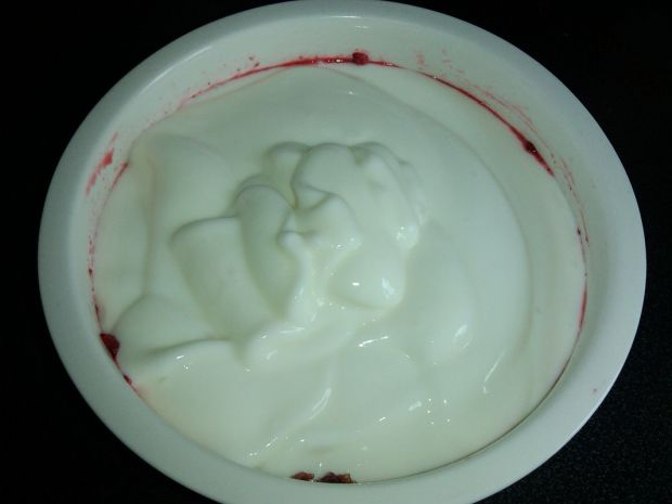 Malinowy jogurt z siemieniem lnianym 
