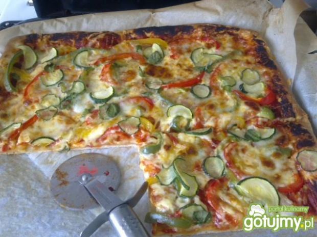 Mega pizza z warzywami 