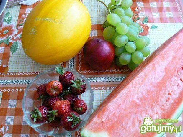 Melonowa miseczka owocowa