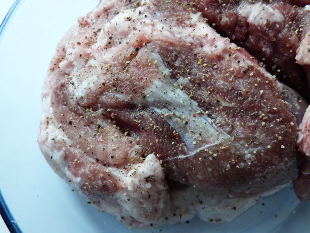 Mięso z łopatki pieczone w przyprawach