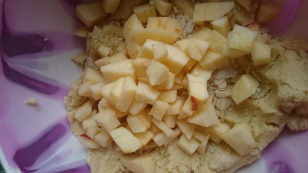 Migdałowe ciasteczka z kaszą manną i jabłkami