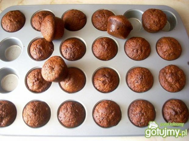Mini muffinki z orzechami i miodem