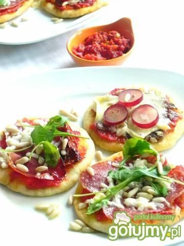 Mini pizze z wędliną lub anchois
