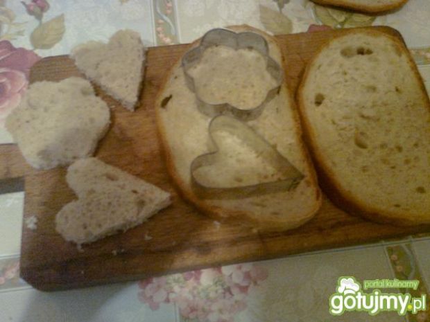 Mini tosty z czerstwego chleba