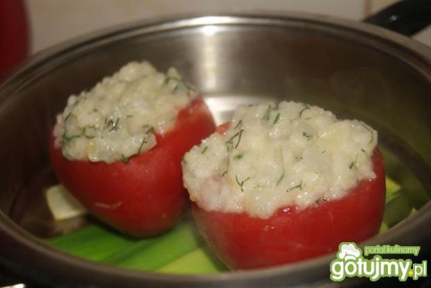 Miruna i puree z kalarepki w pomidorach