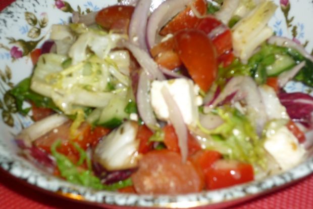 Mix sałat w sosie greckim