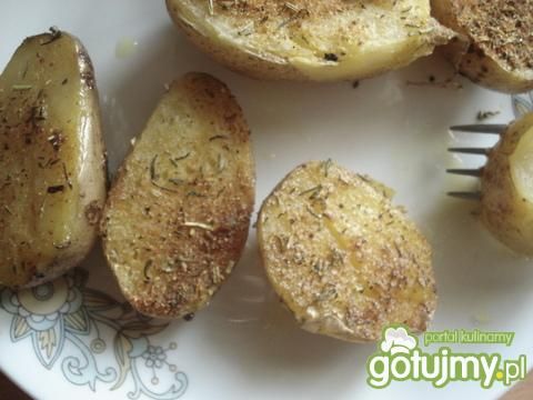 młode ziemniaki pieczone z ziołami
