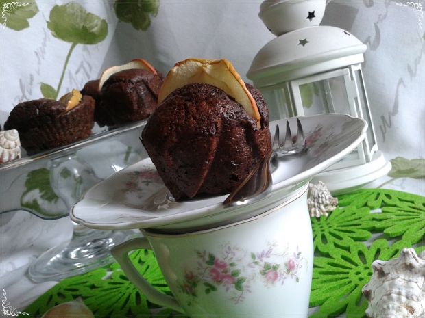 Muffinki brownie z jabłuszkiem 
