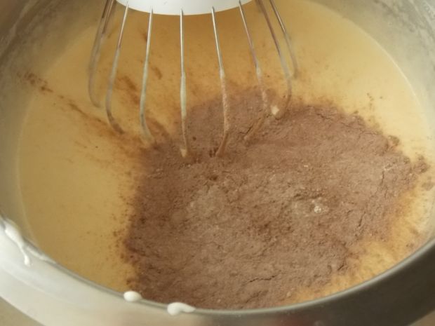 Muffinki czekoladowe z kremem malinowym