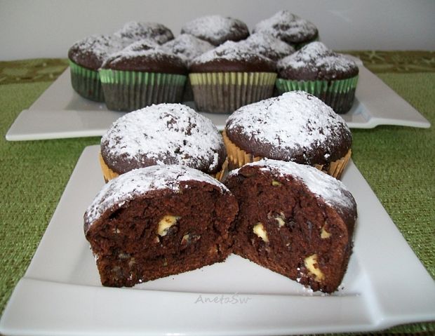 Muffinki czekoladowe z miętą i melisą