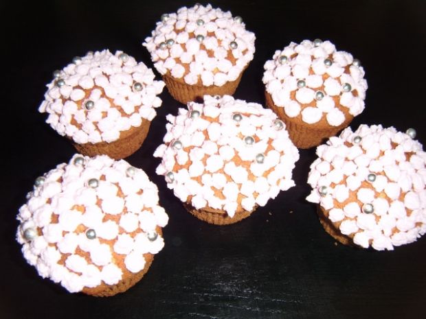 Muffinki z białą czekoladą