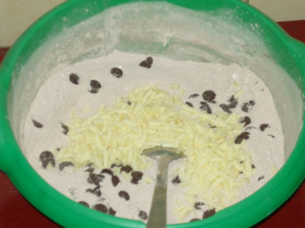 Muffinki z białą i czarną czekoladą