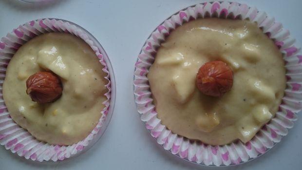 Muffiny z gotowanym jajkiem i mini kabanoskami 