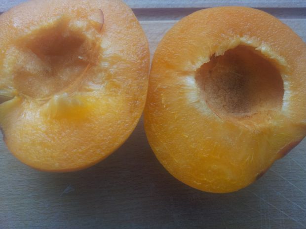 Napój z bananem mandarynką brzoskwinią i morelą 