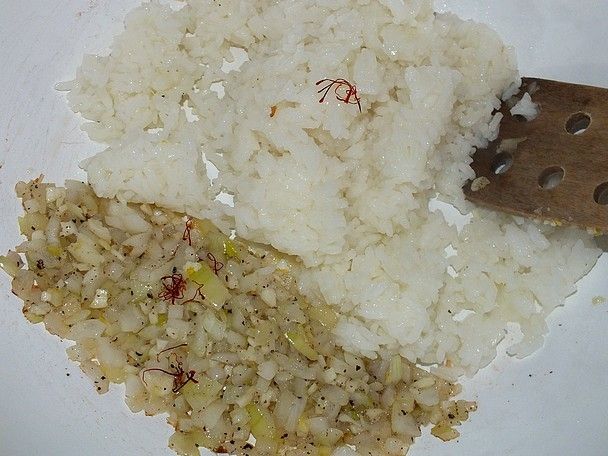 Nuggetsy z jaśminowo - szafranowym ryżem