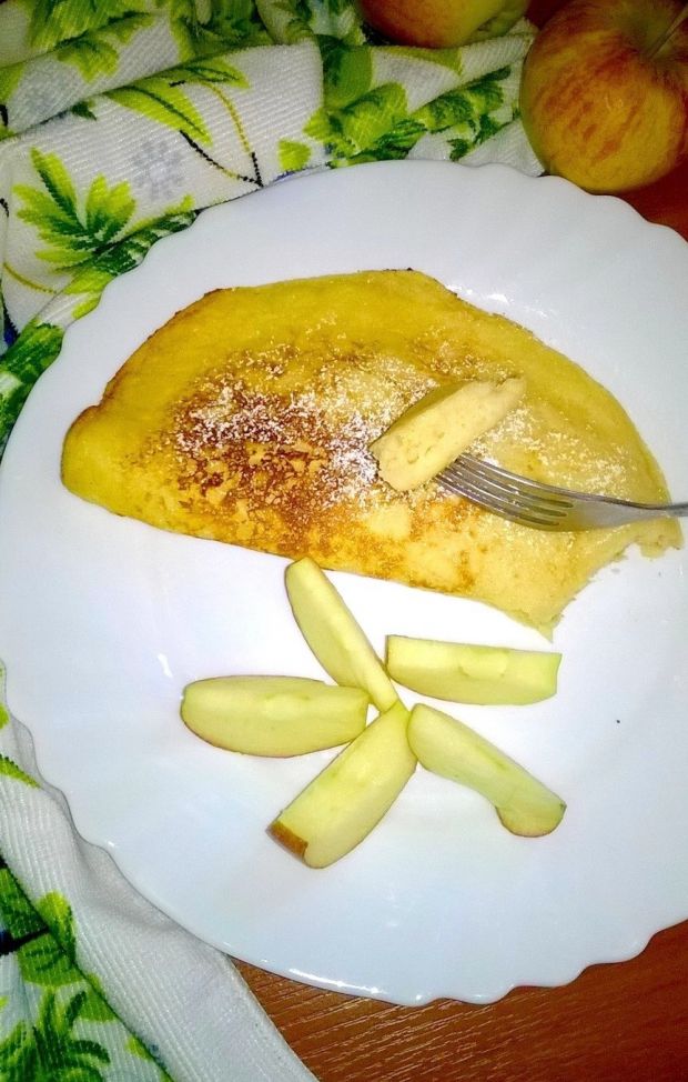 Omlet jabłkowo-miodowy