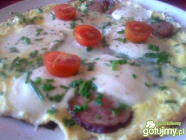 omlet z mozzarellą i szczypiorkiem 
